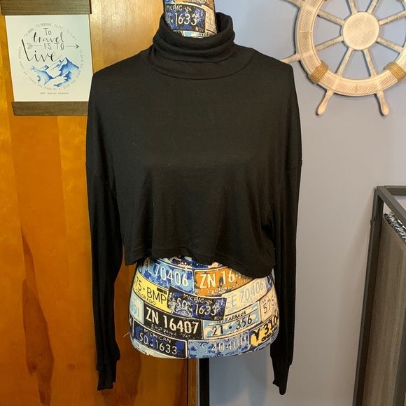 SHEIN Black Cropped Turtleneck Large - Picture 1 of 5